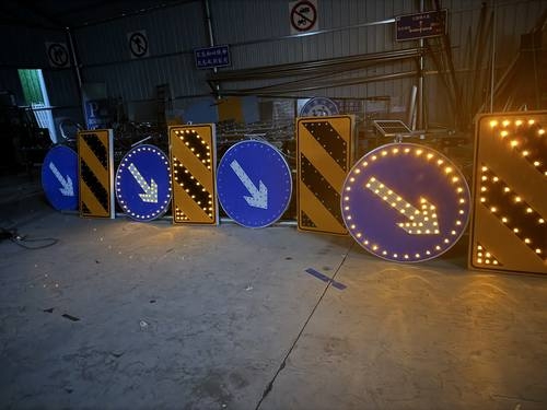 晋城晋城河南太阳能交通标牌 河南自发光交通路标牌厂家